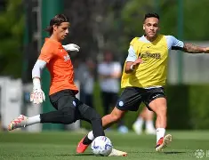 开元体育-里昂发布备战花絮，今晨队长鼓劲，德甲任务艰巨，更衣室氛围转暖(里昂换帅了吗最新消息)