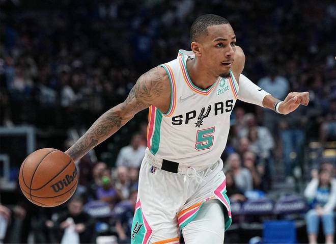 开元体育-穆雷在雄鹿比赛中出色防守科维托娃与90激战法国队分钟，今夜外线爆发看傻球迷的简单介绍