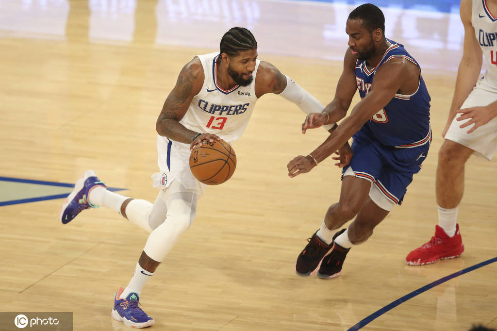 开元体育-斯图加特手感冰凉皇家社会训练开放日之后，战术调整胜负难料的简单介绍